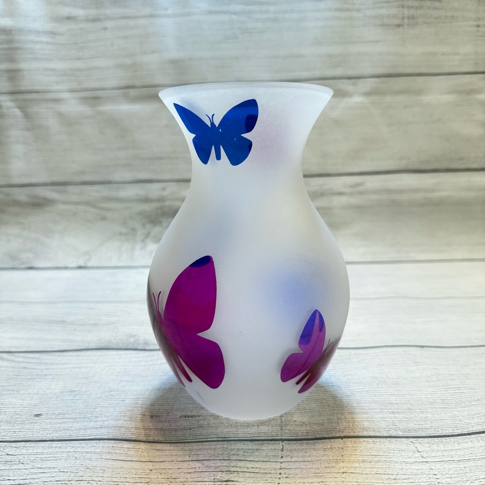 Teleflora Frosted Butterfly Bubble Glass Vase.
